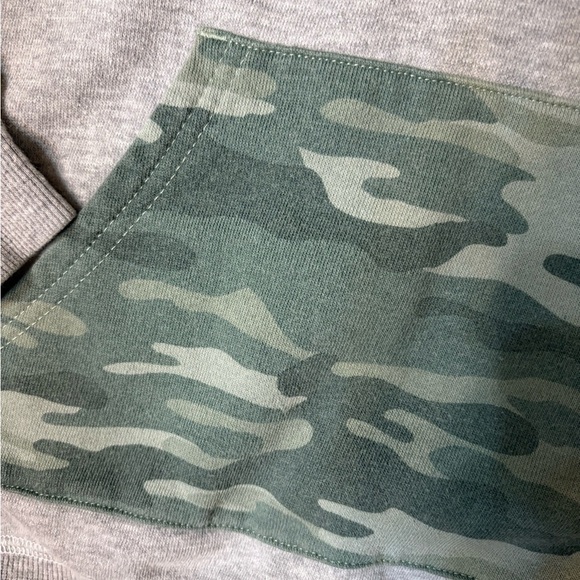 ▪️EPIC THREADS Camo Hoodie - Picture 5 of 5